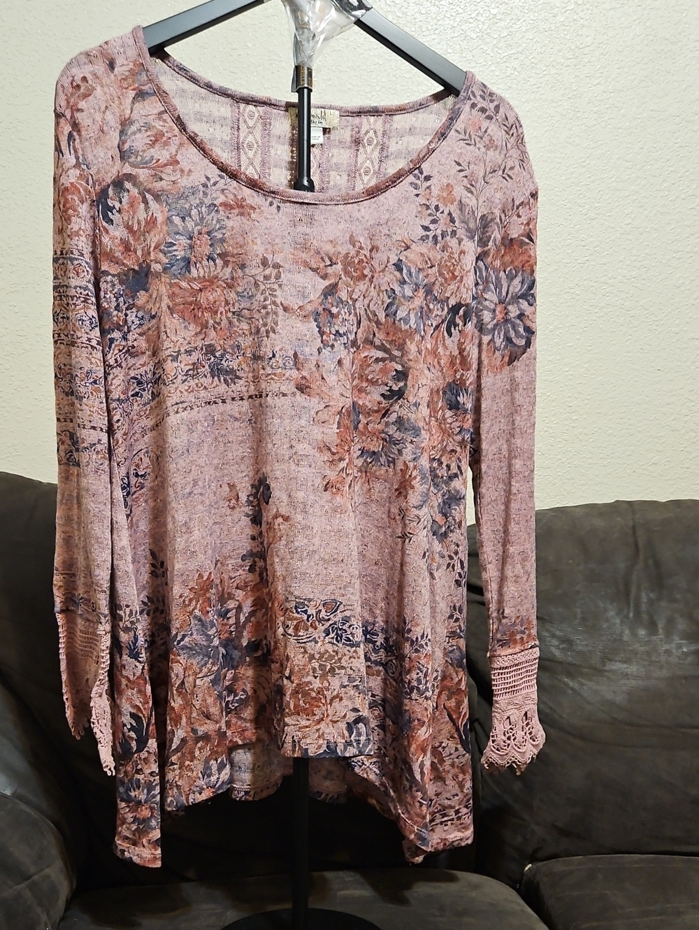 ONE WORLD Dusty Rose Floral Lace-Trim Long Sleeve Top
